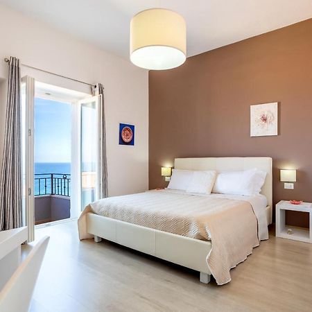 Appartamento Moderno Con Vista Mare Кастелсардо Екстериор снимка
