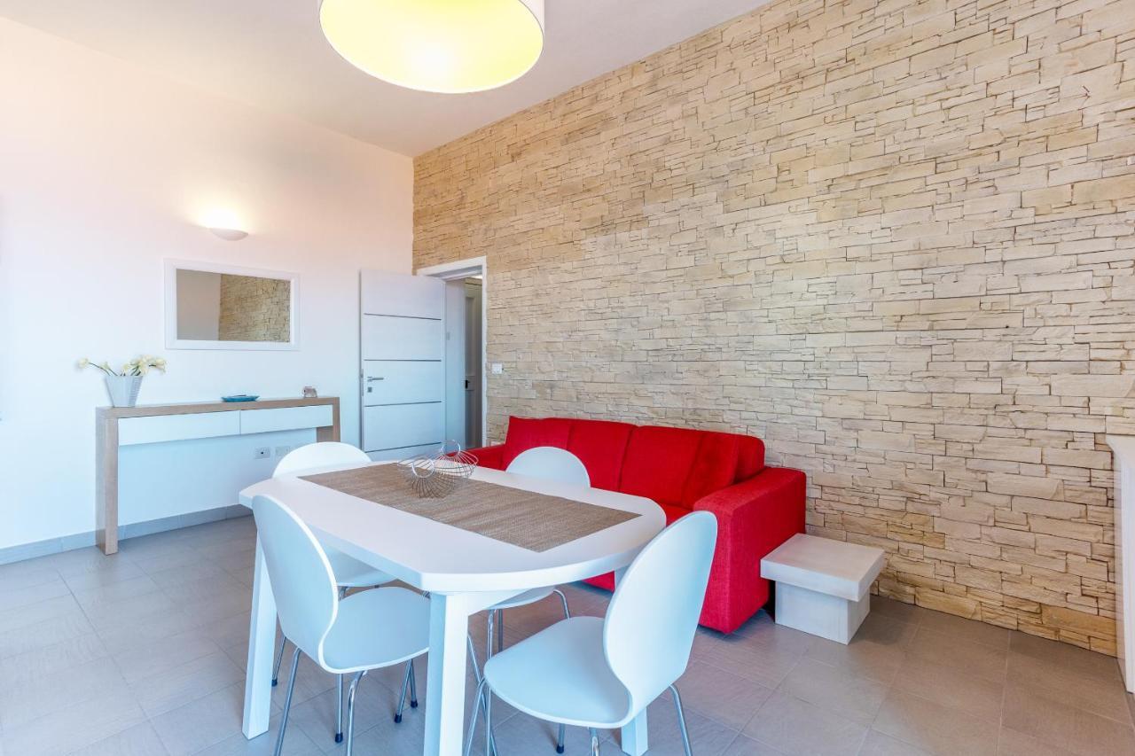 Appartamento Moderno Con Vista Mare Кастелсардо Екстериор снимка