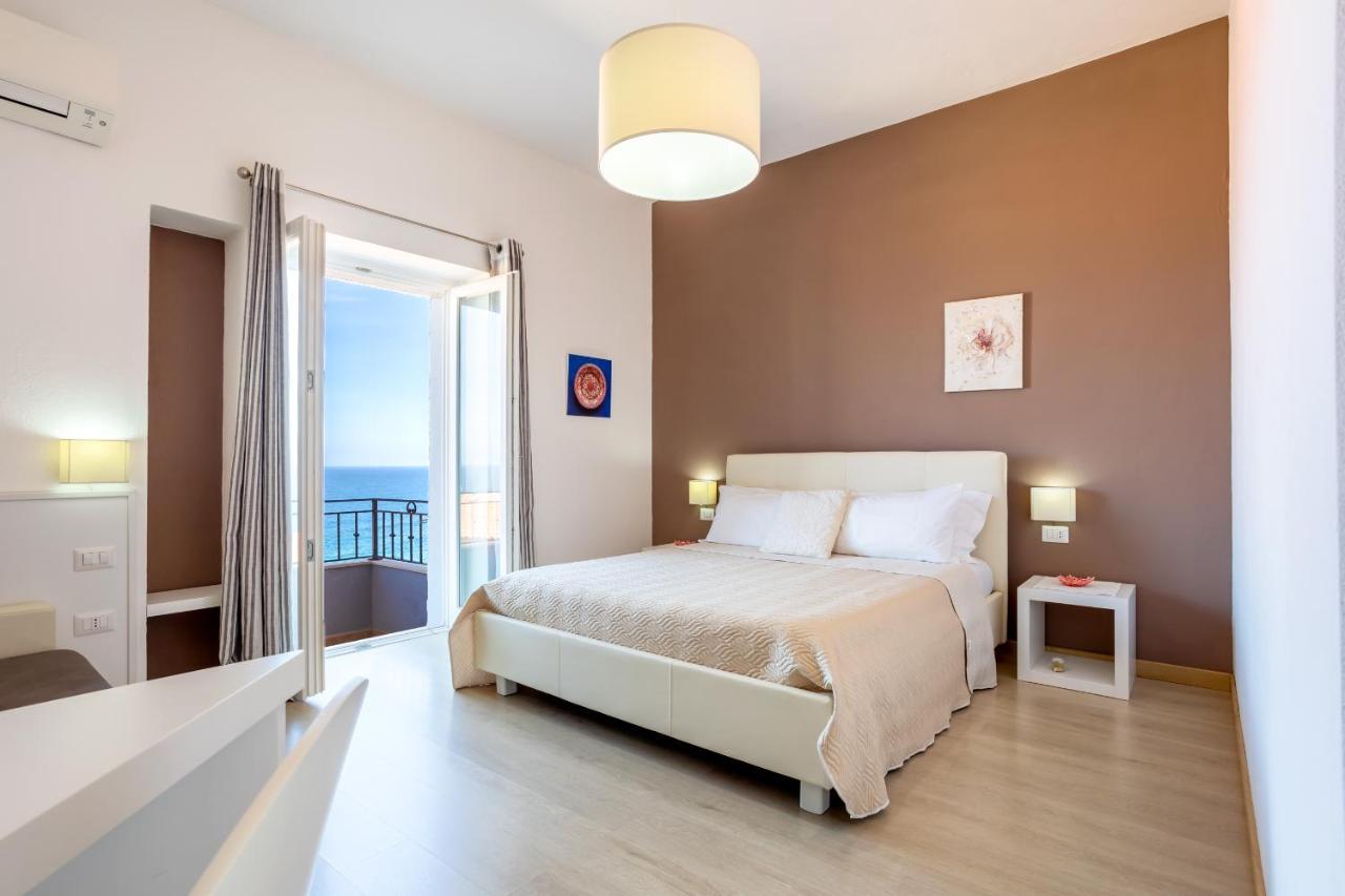 Appartamento Moderno Con Vista Mare Кастелсардо Екстериор снимка