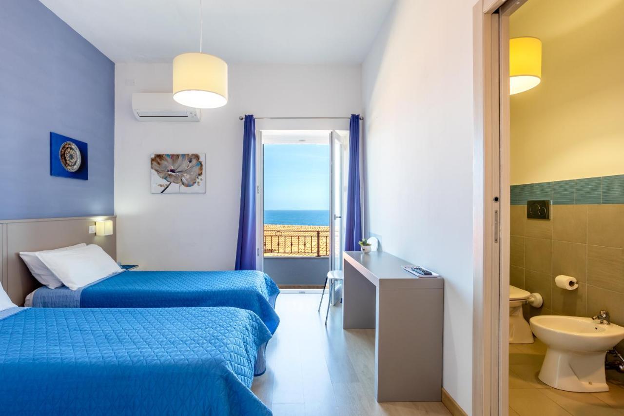 Appartamento Moderno Con Vista Mare Кастелсардо Екстериор снимка