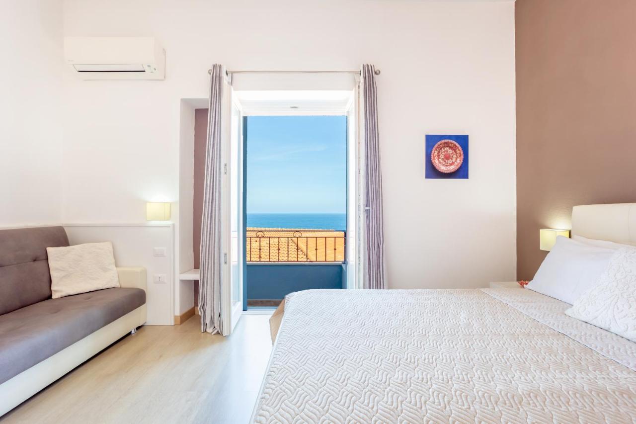Appartamento Moderno Con Vista Mare Кастелсардо Екстериор снимка